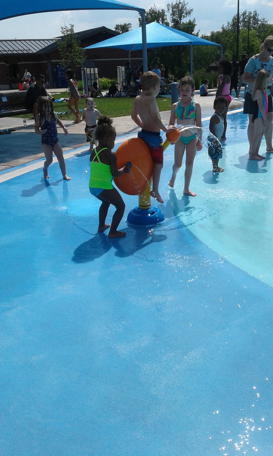 Leon Corlew Park & Splash Pad | 337 S Main St, Edwardsville, IL 62025, USA | Phone: (618) 692-7538