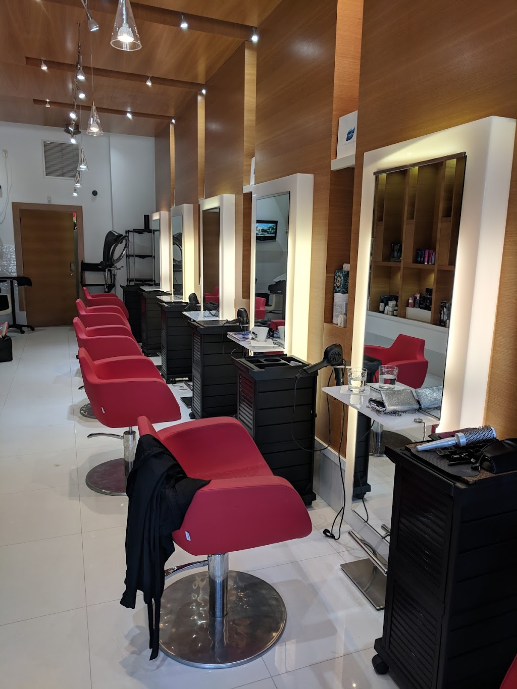 Lee Loo Hair Salon | 2400 E Las Olas Blvd suite d, Fort Lauderdale, FL 33301, USA | Phone: (754) 223-3576