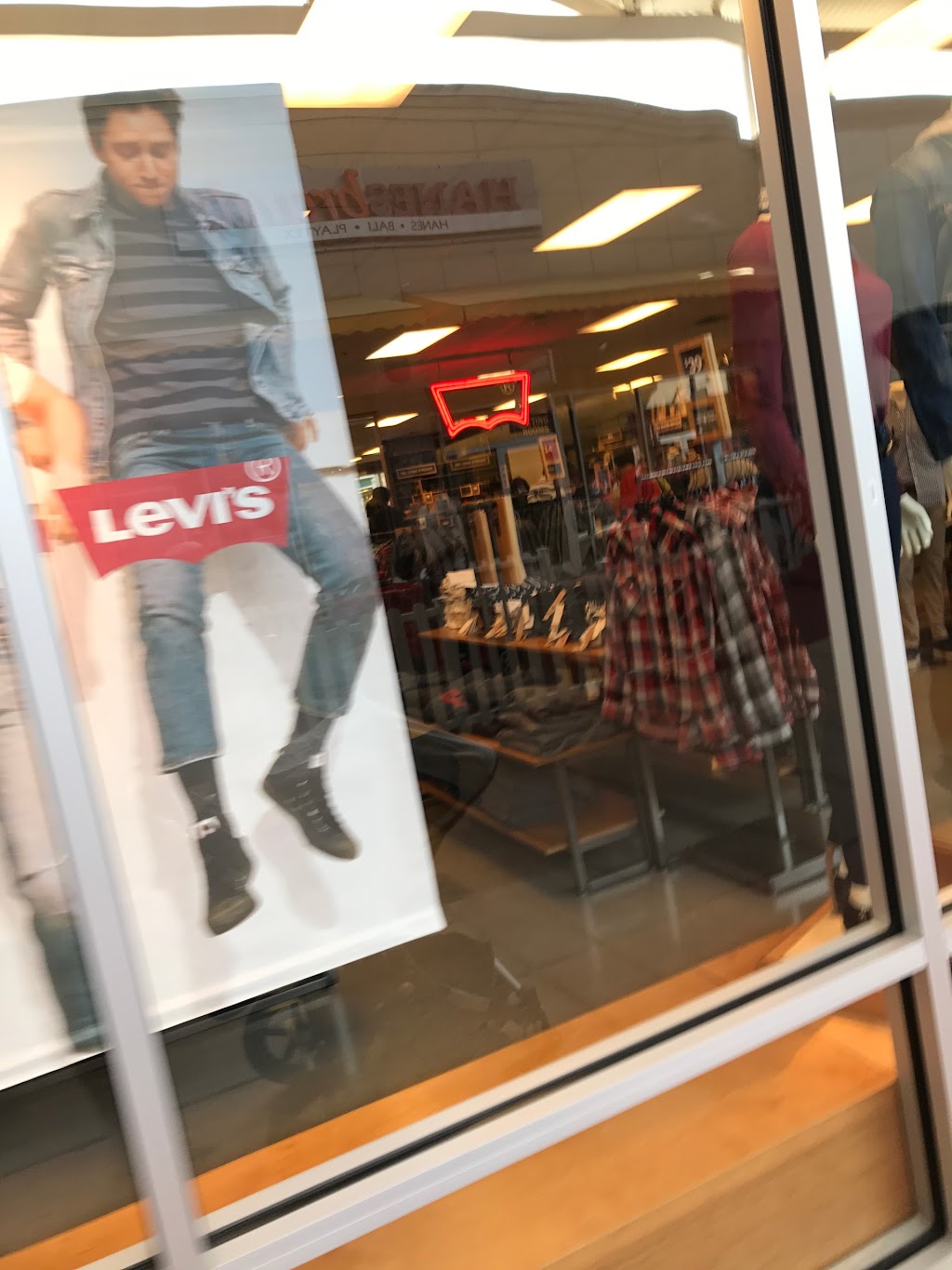 Levis Outlet Store | 1 Premium Outlets Blvd Unit 715, Tinton Falls, NJ 07753, USA | Phone: (732) 493-4595