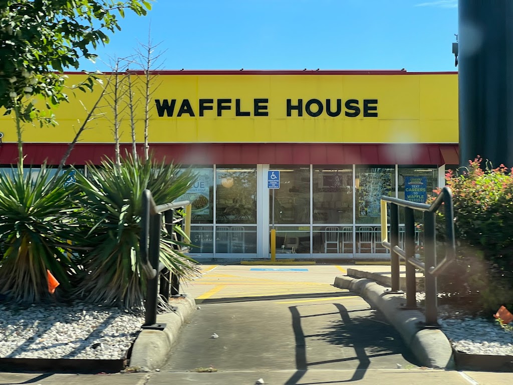 Waffle House | 1803 W Main St, League City, TX 77573, USA | Phone: (281) 338-4418