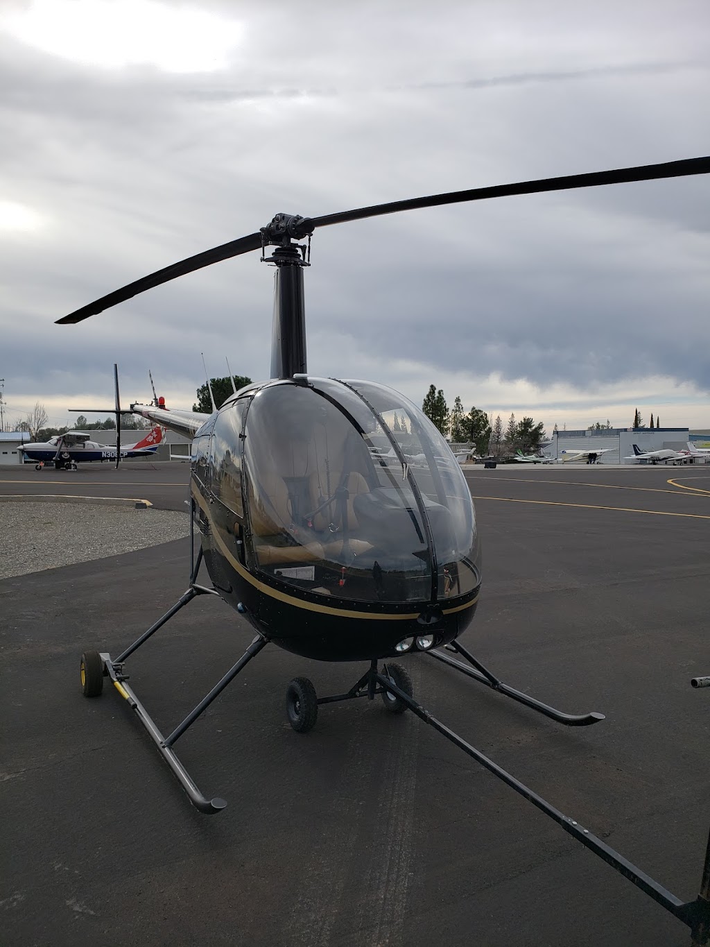 Sierra Air Helicopters | 13626 New Airport Rd #102, Auburn, CA 95602, USA | Phone: (530) 414-5972