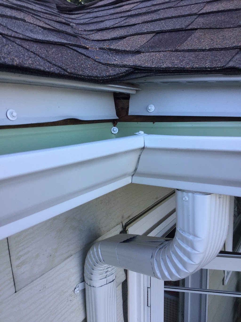 Above The Rest Continuous Gutters | 9636 Bee Dee Dr NE, Olympia, WA 98516, USA | Phone: (360) 438-7504