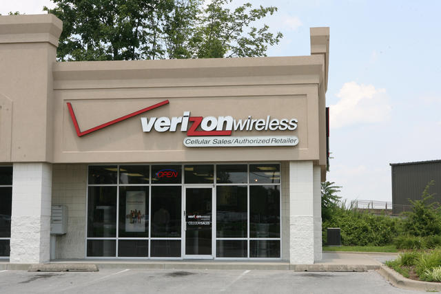 Verizon Authorized Retailer — Cellular Sales | 1985 Edsel Ln NW, Corydon, IN 47112 | Phone: (812) 738-7508