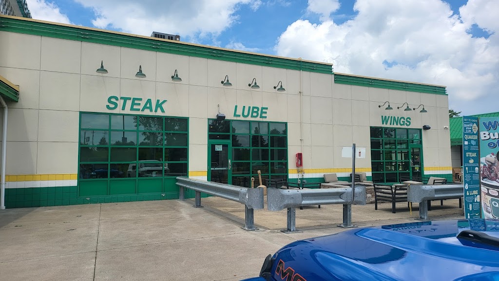 Quaker Steak & Lube | 4900 Transportation Dr, Sheffield, OH 44054, USA | Phone: (440) 934-9464