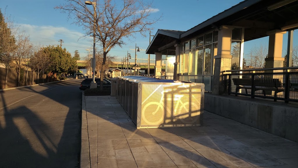BikeLink- Lawrence Caltrain Station | 137 San Zeno Way, Sunnyvale, CA 94086, USA | Phone: (888) 540-0546