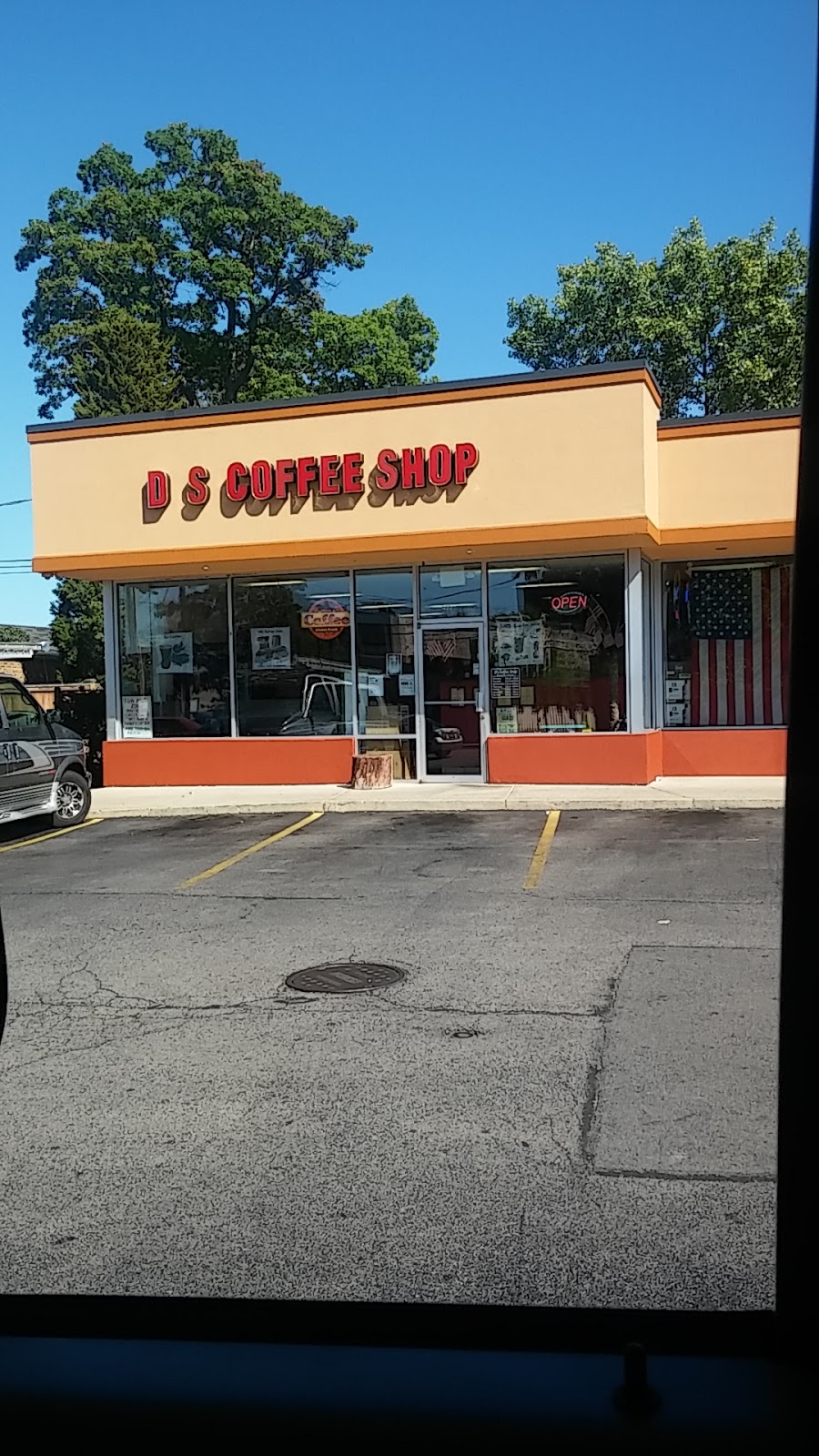 Ds Coffee Shop | 495 Sheridan Rd, Highwood, IL 60040, USA | Phone: (847) 681-8343