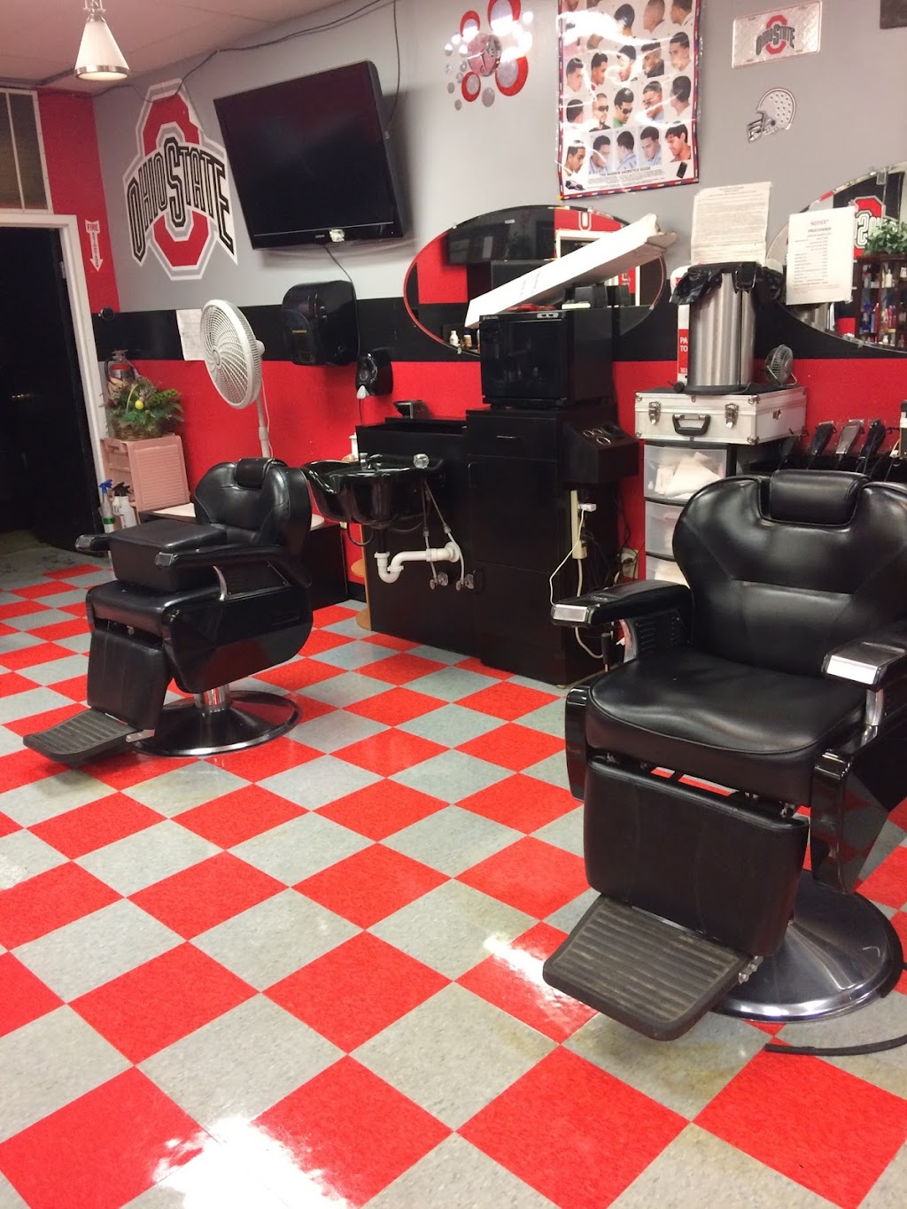 Family Barber and Beauty Shop | 2907 Cincinnati Dayton Rd, Middletown, OH 45044, USA | Phone: (513) 422-5995