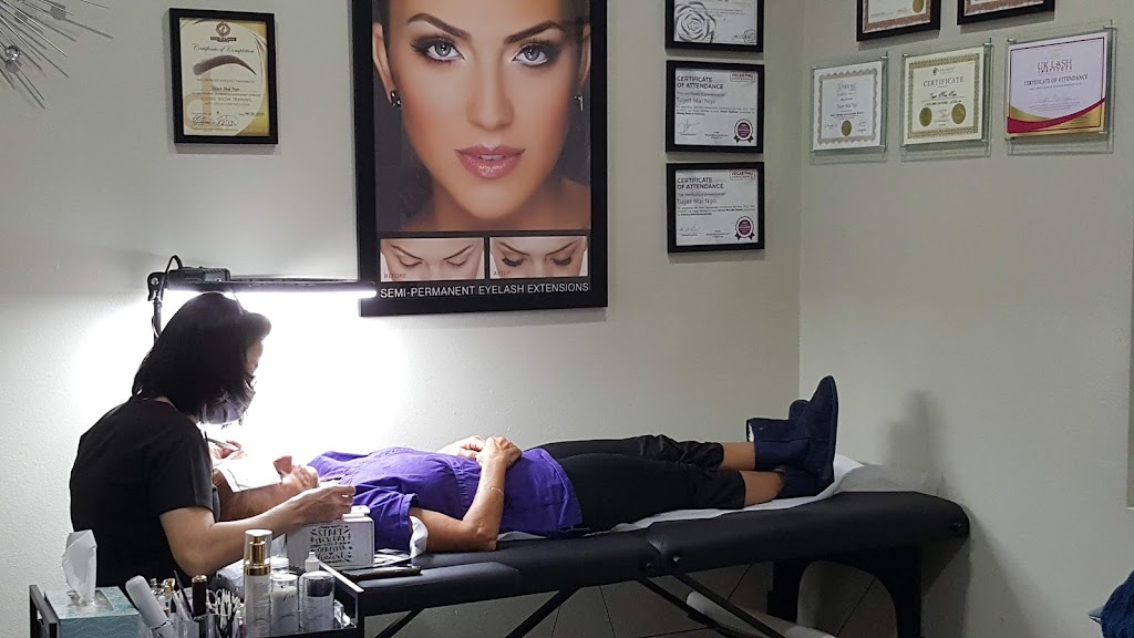 LA Lashes and Waxing Studio | 4440 26th St W suite a, Bradenton, FL 34207, USA | Phone: (941) 896-5013