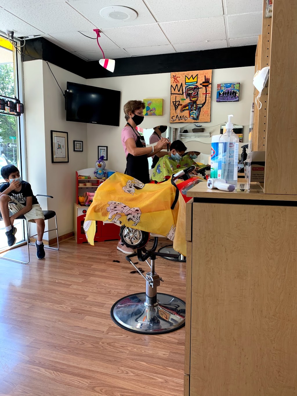 Maryjane Hillsdale Barber | 84 Broadway Mary Jane, Woodcliff Lake, NJ 07677, USA | Phone: (201) 221-6571