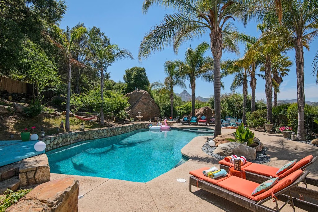 The Malibu Retreat | 25832 Piuma Rd, Calabasas, CA 91302, USA | Phone: (818) 224-8007