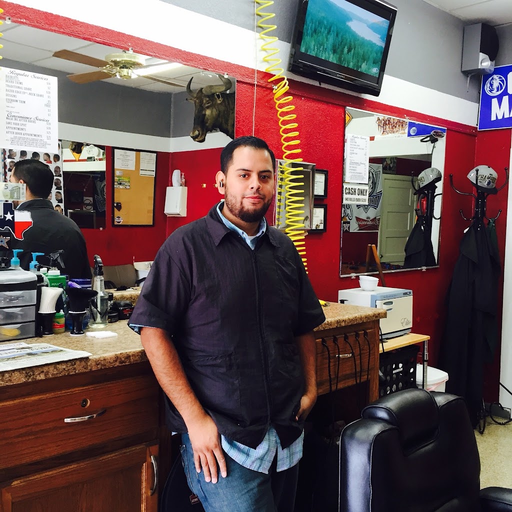 DownTown Barber & Beauty | 110 W Brown St, Ennis, TX 75119 | Phone: (972) 875-6165