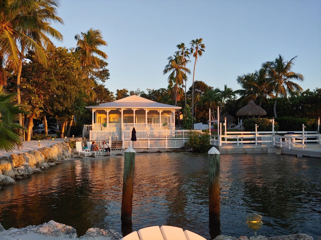 Amoray Dive Resort | 104250 Overseas Hwy, Key Largo, FL 33037, USA | Phone: (305) 451-3595