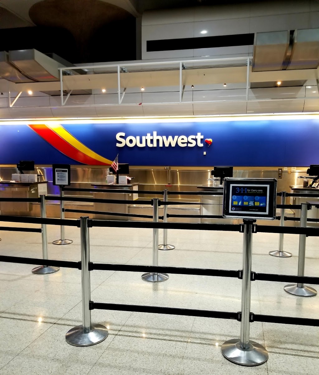 Southwest Airlines | 3225 N Harbor Dr, San Diego, CA 92101, United States | Phone: (888) 405-4318