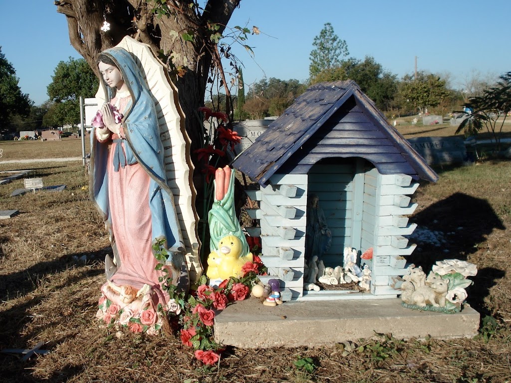 St. Mary’s Cemetery | 1104 N Commerce St, Lockhart, TX 78644, USA | Phone: (512) 398-4098