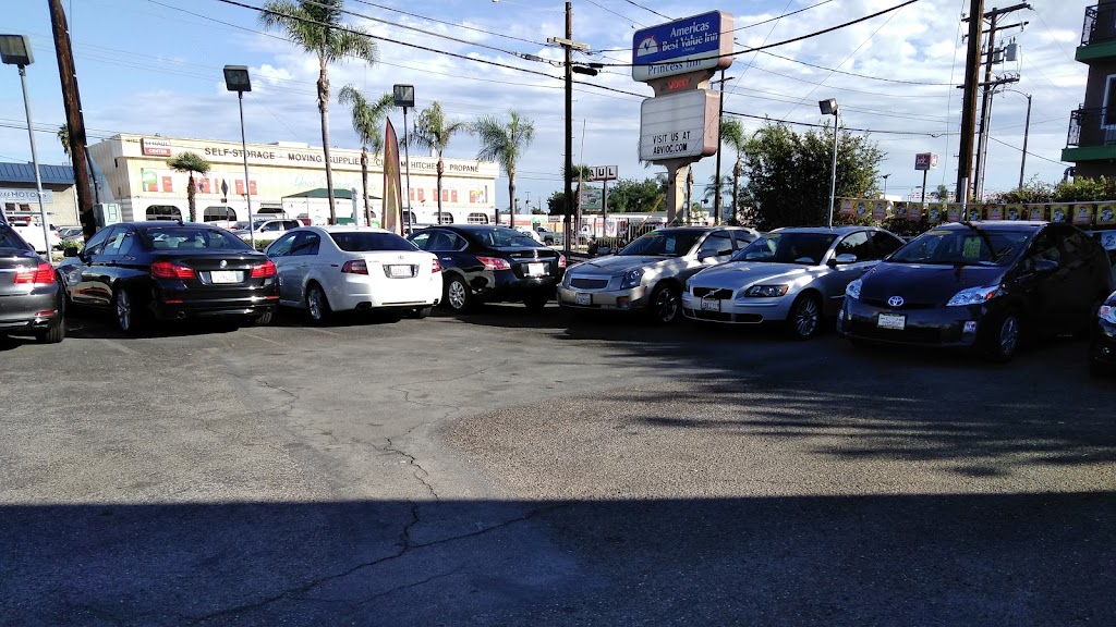 Ultimate Autoline | 15151 Beach Blvd, Westminster, CA 92683, USA | Phone: (714) 799-7100