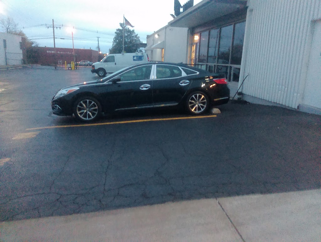 Crown Express Car Wash | 300 S Jefferson Ave, St. Louis, MO 63103, USA | Phone: (314) 436-0200