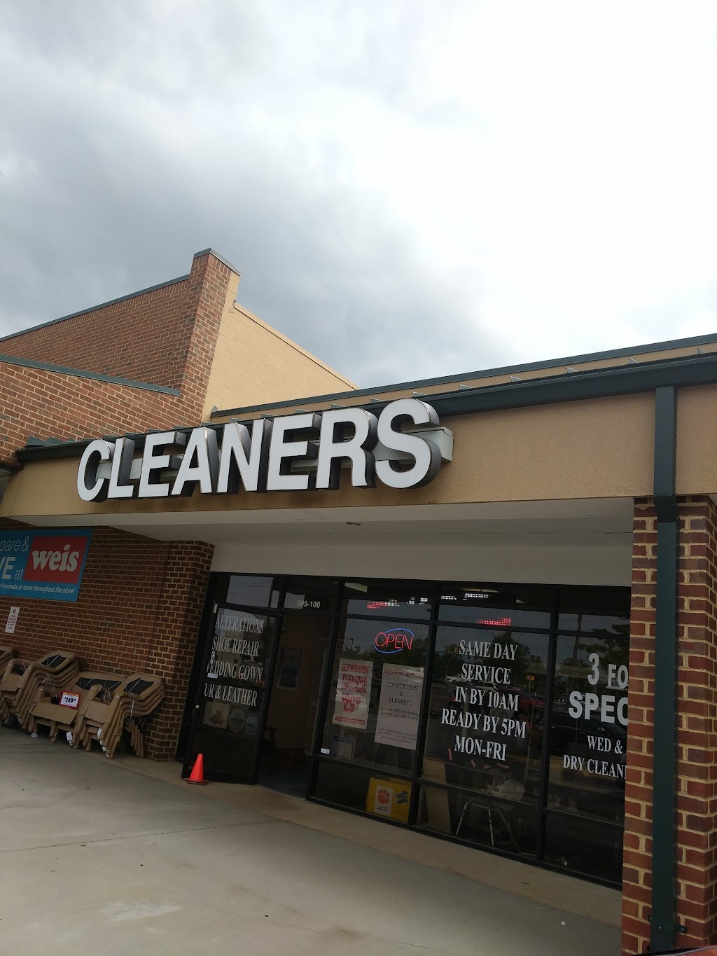 Shelton Shop Cleaners | 909 Garrisonville Rd, Stafford, VA 22556, USA | Phone: (540) 720-3277