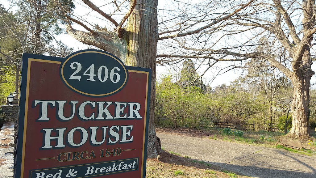 1840 Tucker House B & B | 2406 Tucker Station Rd, Louisville, KY 40299, USA | Phone: (502) 297-8007