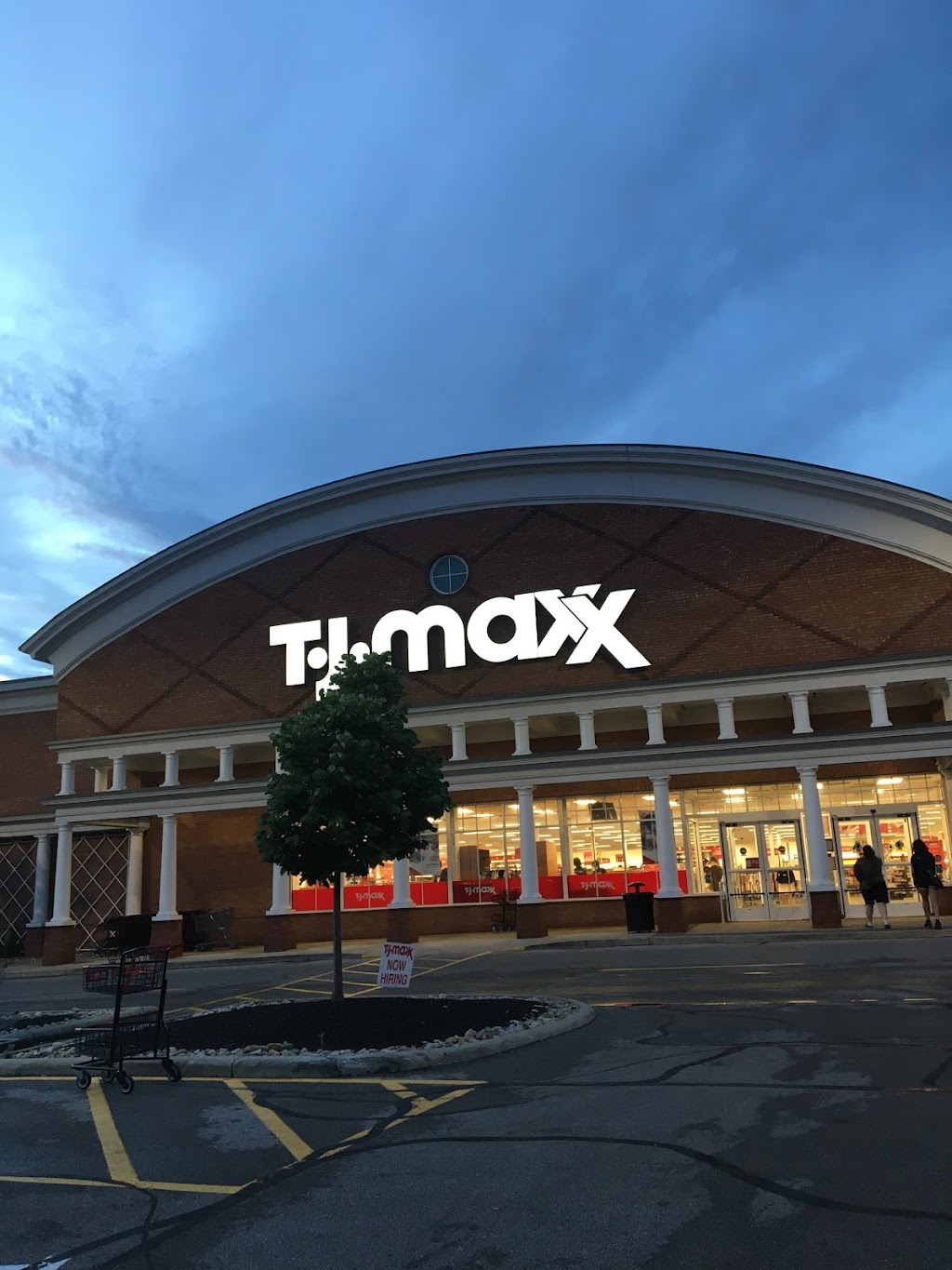 T.J. Maxx | 3760 Easton Market, Columbus, OH 43219, USA | Phone: (614) 428-4930