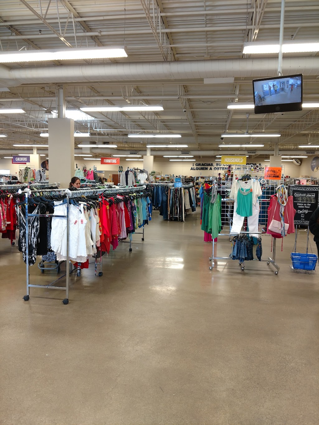 Goodwill Store & Donation Center | 1551 N Dryden Ave, Arlington Heights, IL 60004, USA | Phone: (847) 670-7311