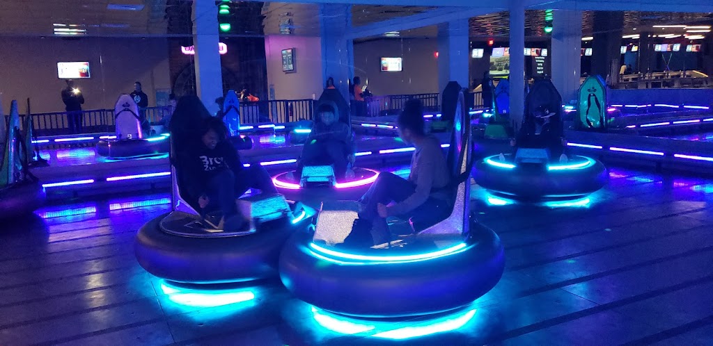 Apex Entertainment Albany | 1 Crossgates Mall Rd, Albany, NY 12203, USA | Phone: (518) 426-8666