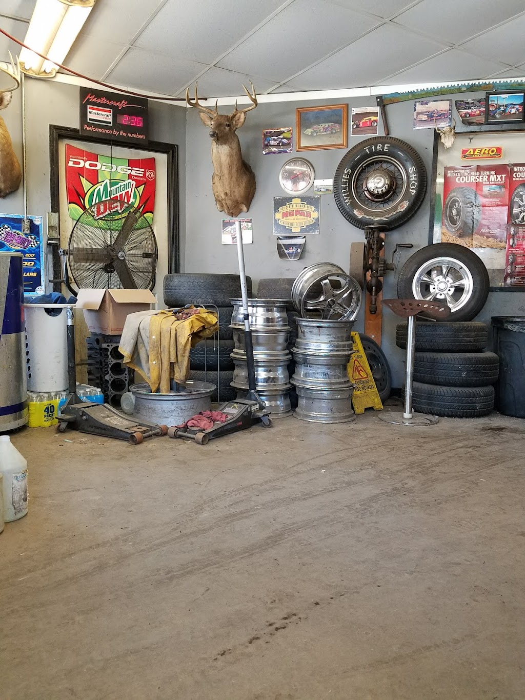 Willies Tire Shop | 2715 E Broadway #1859, Alton, IL 62002, USA | Phone: (618) 465-9904