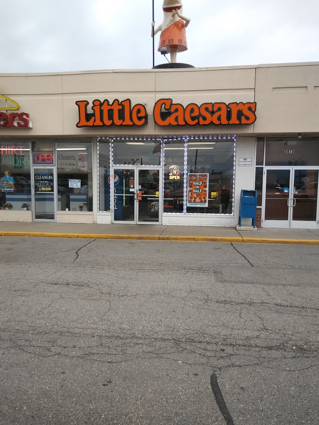 Little Caesars Pizza | 5961 Highland Rd, Waterford Twp, MI 48327, USA | Phone: (248) 674-0472