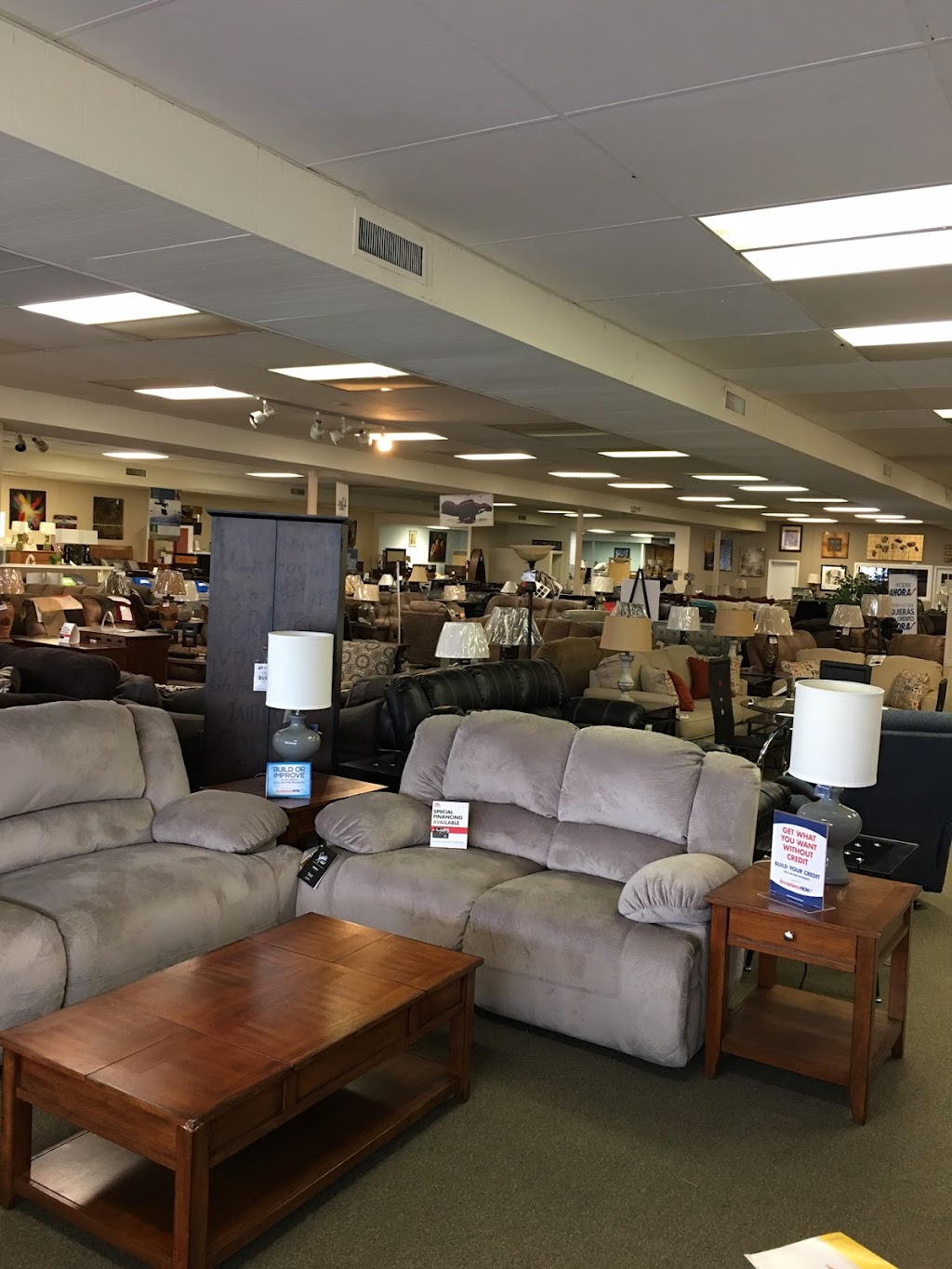 Roberts Furniture & Mattress | 3012 W Mercury Blvd, Hampton, VA 23666, USA | Phone: (757) 827-7288