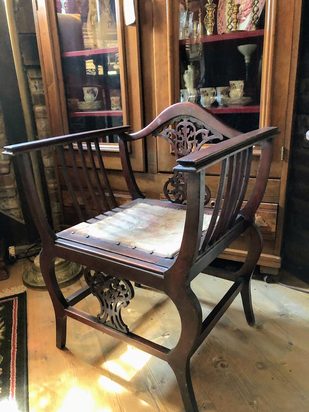 cabin in the woods antiques (open by appt.) | 30 Log Cabin Ln, Labadie, MO 63055, USA | Phone: (314) 363-4021