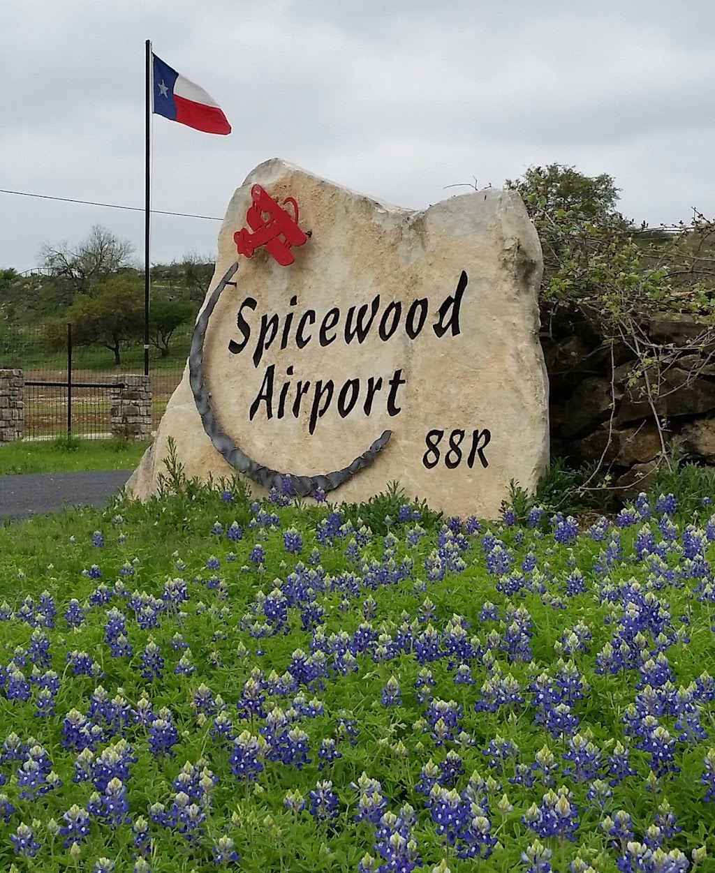 Spicewood Airport | 111 Piper Ln, Spicewood, TX 78669, USA | Phone: (830) 201-3111