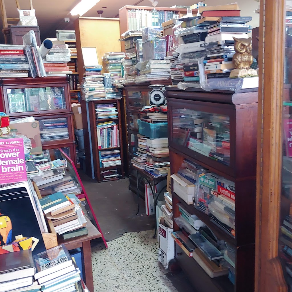 Blue Moon Books Antiques-Music | 1413 Cleveland St Suite A, Clearwater, FL 33755, USA | Phone: (727) 443-7444