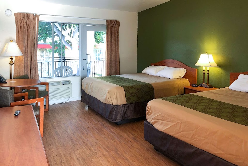 Econo Lodge Inn & Suites Oakland Airport | 10 Hegenberger Rd, Oakland, CA 94621, USA | Phone: (510) 635-1892