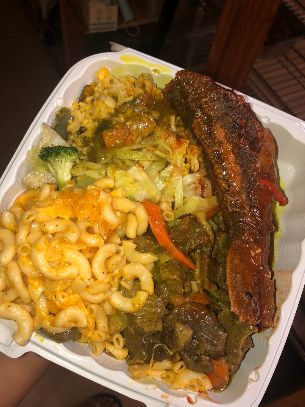 Caribbean FingerLickin | 2111 McElderry St, Baltimore, MD 21205, USA | Phone: (443) 835-4057