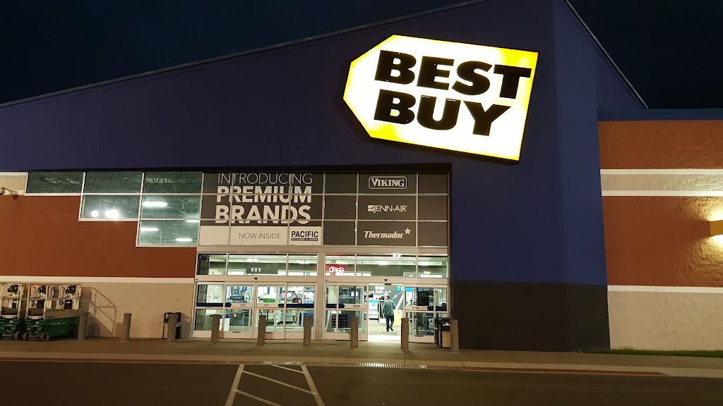 Best Buy | 5651 S Service Rd, St Peters, MO 63376, USA | Phone: (636) 278-4410