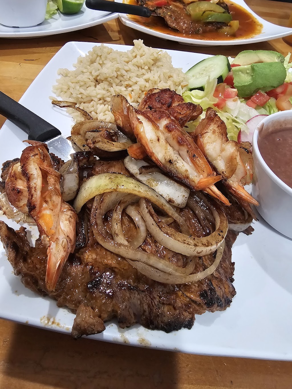 Loroco Bistro Salvadorean food | 13344 Meyer Rd, Whittier, CA 90605, USA | Phone: (562) 358-4041