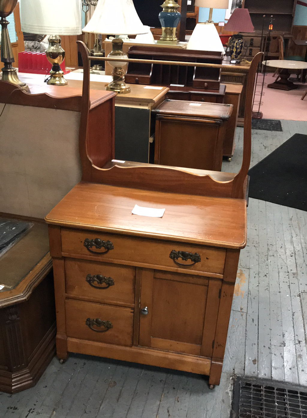 Bolins Odds & Ends Used Furniture | 4303 Hanna St, Fort Wayne, IN 46806, USA | Phone: (260) 745-7311