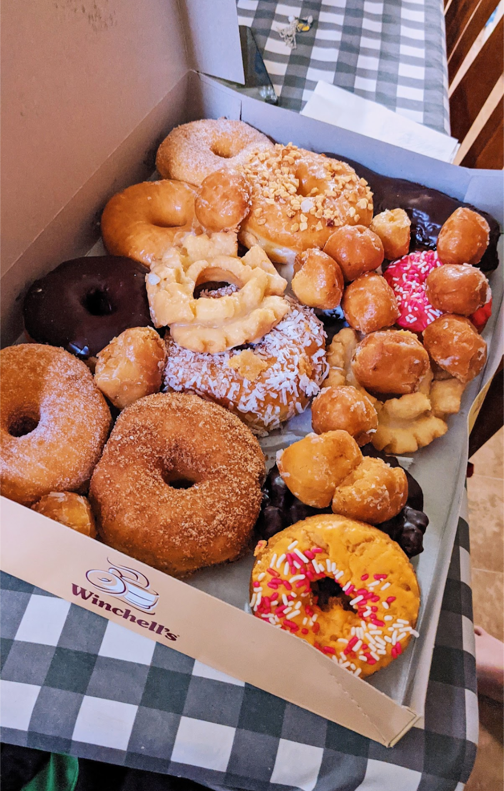 Winchells Donut House | 101 W Florence Ave, Los Angeles, CA 90003 | Phone: (323) 753-9850