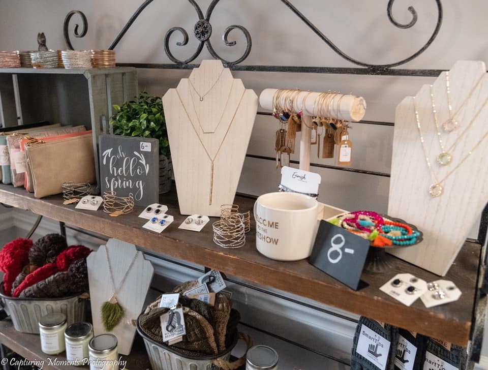 Village Trends Boutique | 8177 Mayfield Rd, Chesterland, OH 44026, USA | Phone: (440) 688-4104