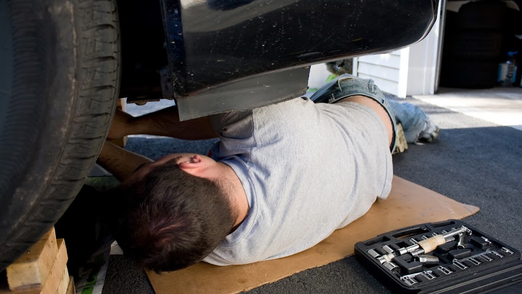 Seven Mile Auto Care | 20545 W Seven Mile Rd, Detroit, MI 48219, USA | Phone: (313) 535-2915