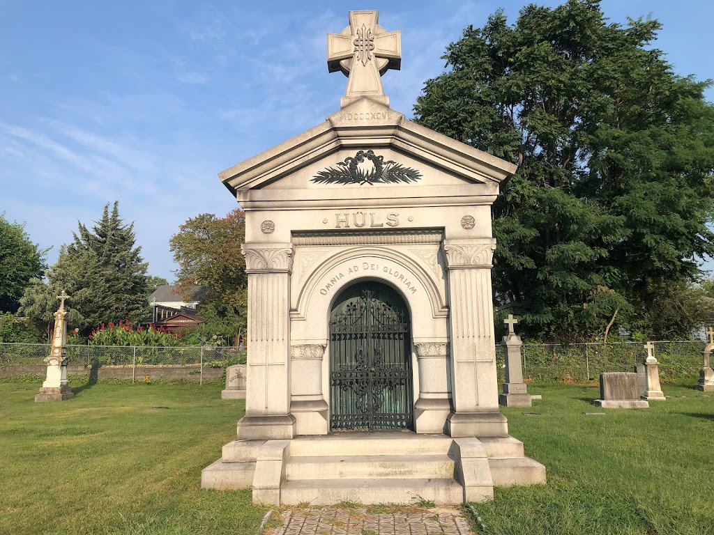St Mary Catholic Cemetery | 701 E Ross Ave, Cincinnati, OH 45217, USA | Phone: (513) 242-4191