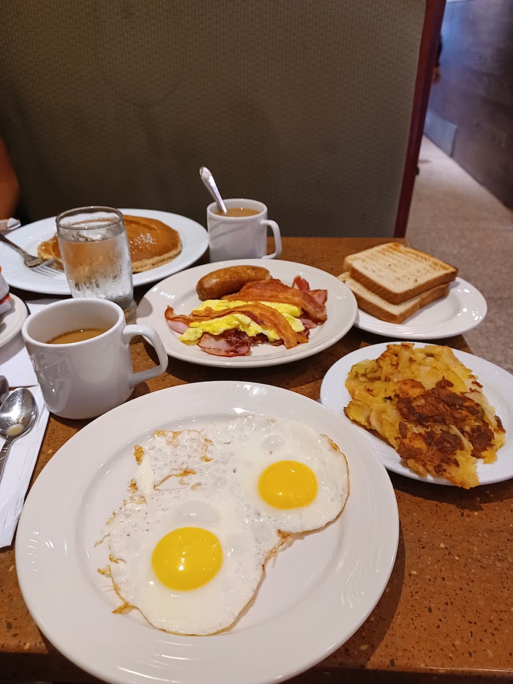 Whitestone Diner | 149-21 14th Ave, Queens, NY 11357, USA | Phone: (718) 746-6761