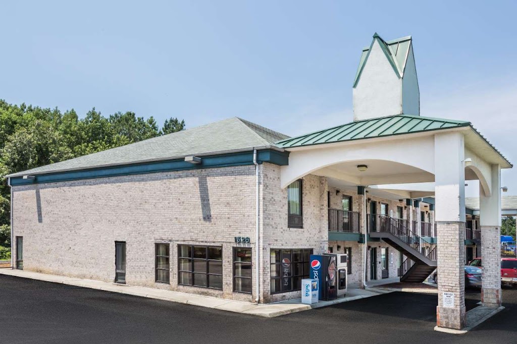 Brentwood Inn & Suites Suffolk VA | 1526 Holland Rd, Suffolk, VA 23434, USA | Phone: (757) 539-5111