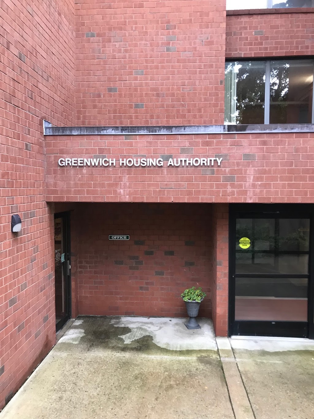 Greenwich Communities (Greenwich Housing Authority) | 249 Milbank Ave, Greenwich, CT 06830, USA | Phone: (203) 869-1138