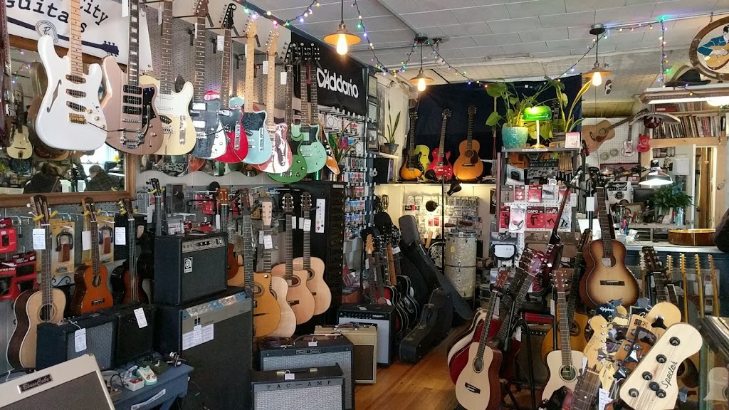 Collar City Guitars | 199 4th St, Troy, NY 12180, USA | Phone: (518) 833-6699