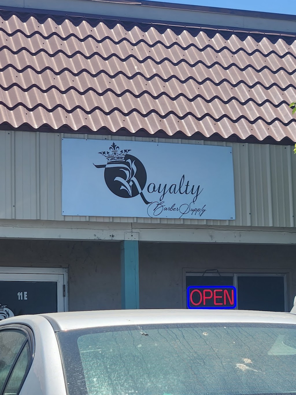 Royalty barber supply | 117 W Main St #11B, Woodland, CA 95695, USA | Phone: (530) 312-3276