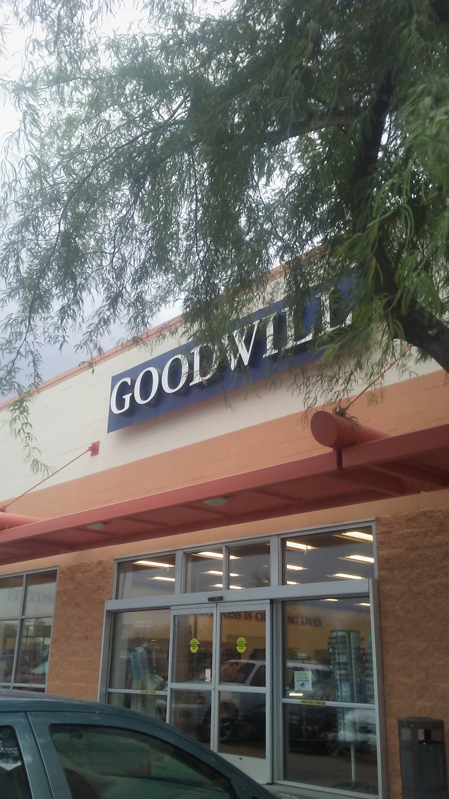 Goodwill Thrift Store and Donation Center | 1703 W Valencia Rd, Tucson, AZ 85746, USA | Phone: (520) 547-3464