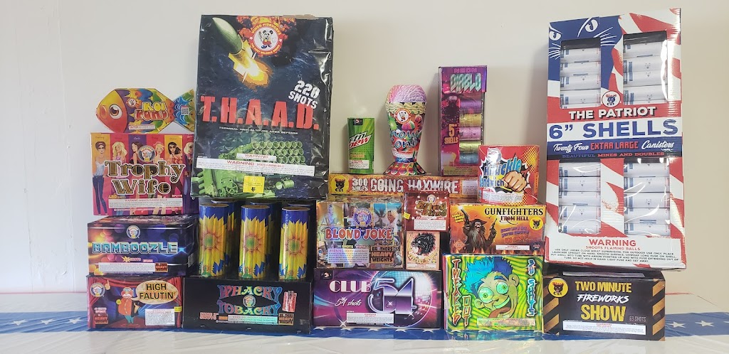 American 13 Fireworks | 5971 US-52 Suite D, New Palestine, IN 46163, USA | Phone: (317) 620-1144