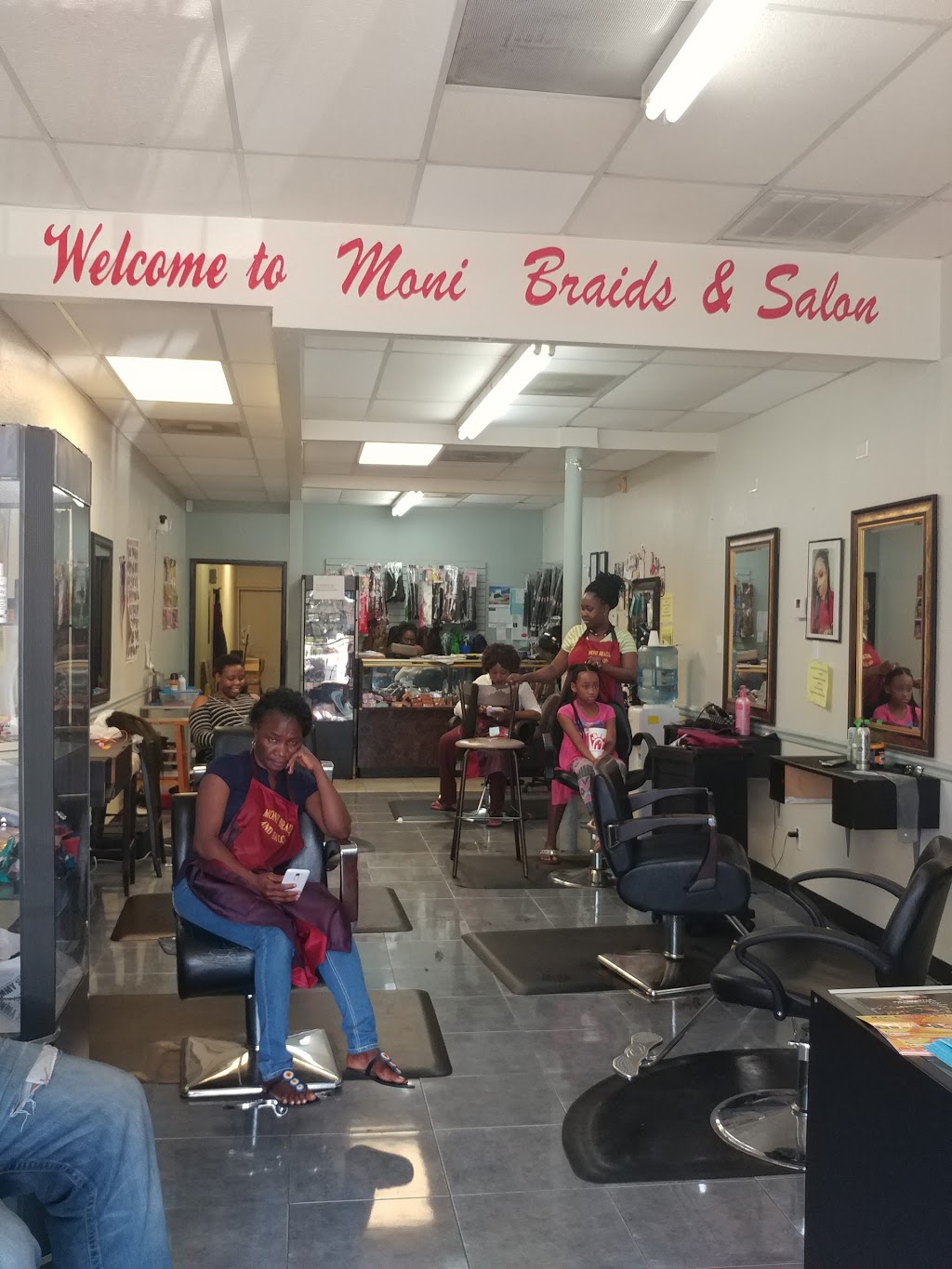 Moni Braids and Salon | 1721 S Cooper St, Arlington, TX 76010, USA | Phone: (682) 360-5721