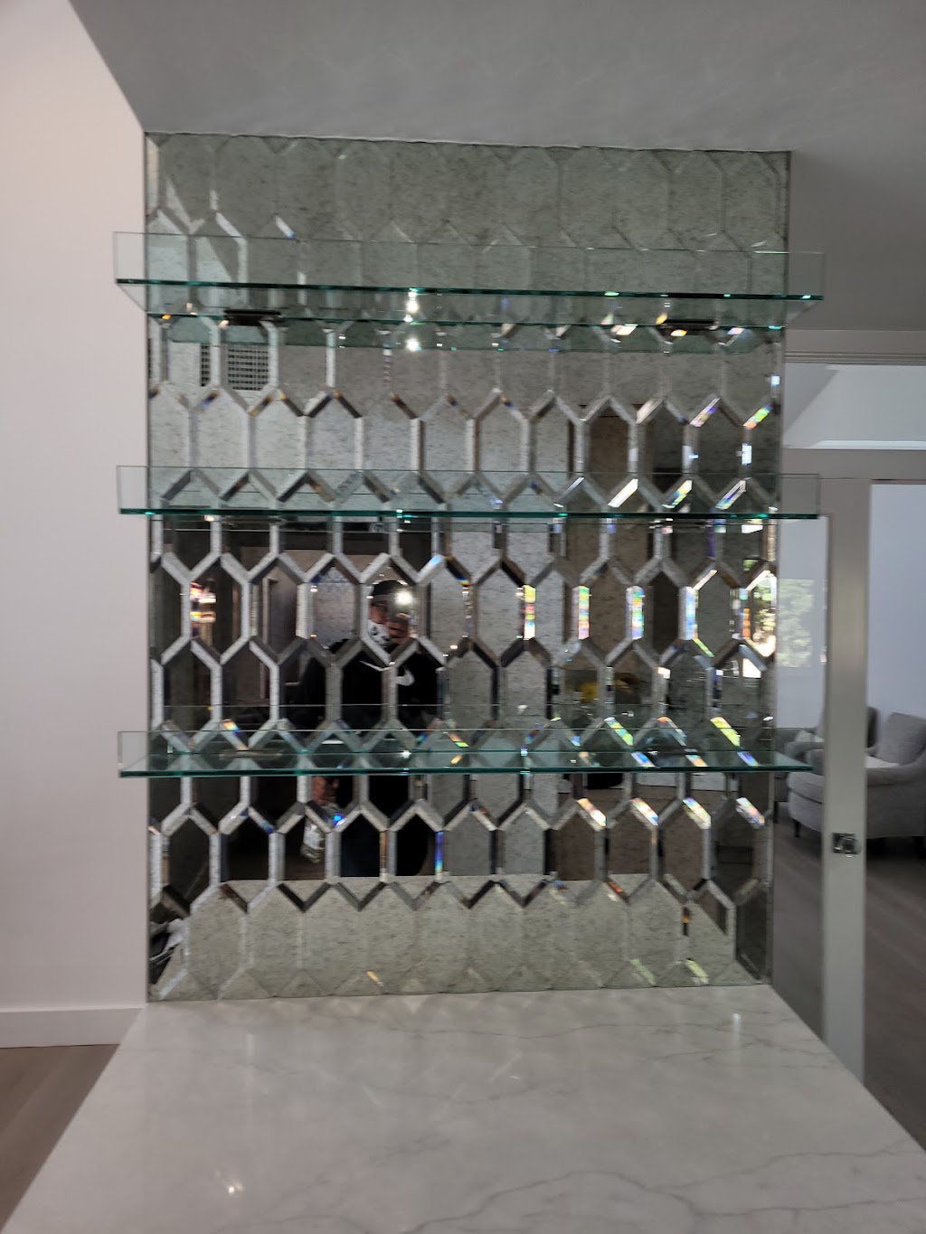 Juans Glass services. | 4073 Beverly Blvd, Los Angeles, CA 90004, USA | Phone: (760) 535-0991