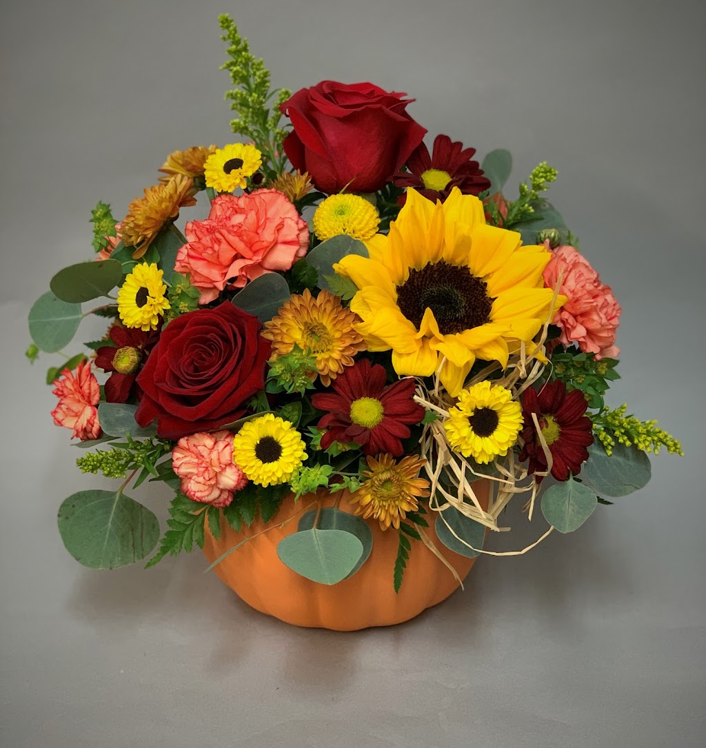 Harriets Flowers | 226 College Ave W, Ruskin, FL 33570, USA | Phone: (813) 645-1525